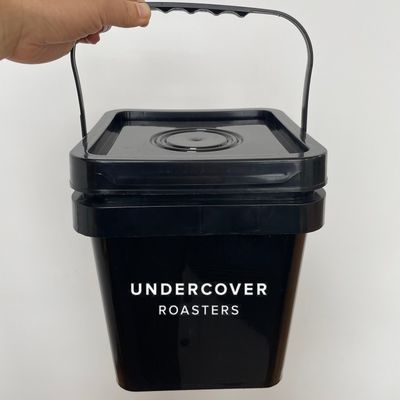 工業環境における食品の梱包スナック樽のための四角蓋のプラスチックバケツ