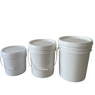 蓋とハンドルを持つ18L丸黒のプラスチックバケツ 多用途容器