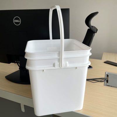 3L 4L 10L PP カスタマイズされた食品グレードのカスタマイズのために蓋付きのプラスチック方角バケツ