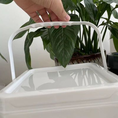 プラスチック製の食品容器用の蓋とハンドル付きの四角いバケツ 乾燥した食品ナッツの保管