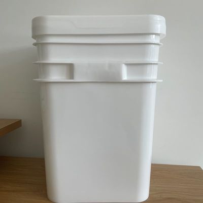 ポリプロピレン と 飲み物 で 作ら れ た 蓋 を 持つ 5 ガロン 20リットル の プラスチック 桶