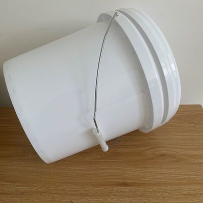 ツール オーダーメイド 2L 5L 8L 10L 20L 25L 5ガロン プラスチックバケツ 蓋とハンドル 耐久性
