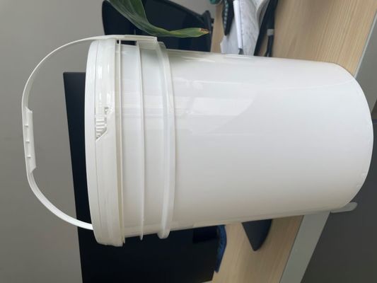 ペットフードパッケージングのための蓋付きの5kgと10kgのプラスチックバケツペイント容器