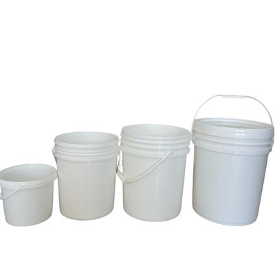 食品 容器 を 5 ガロン 20リットル の プラスチック 桶 と 蓋 で 仕立て て ください