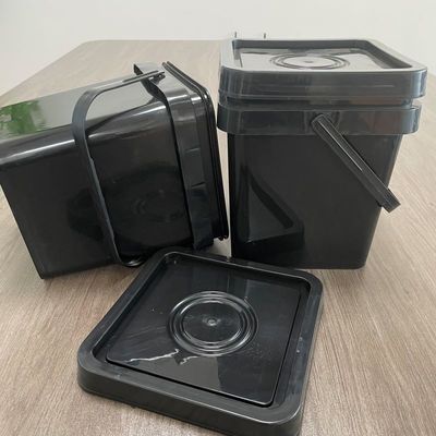 簡単に 開ける 蓋 を 持つ プラスチック の 桶 耐久 性 と 環境 に 優しい